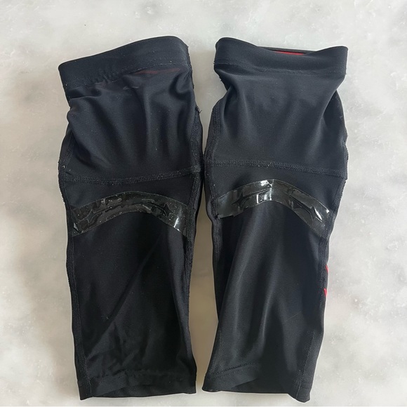 Troy Lee Designs Stage Knee Guard. R&L. XS/S - Picture 2 of 5